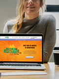 Macbook With Woman Groene Strijders