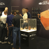 Senza Mobile visual stand