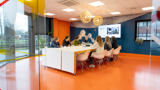 Dynamische Brainstormsessie In Vergaderruimte