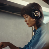 Mark Levinson N⁰5909 headphones gedragen door gebruiker