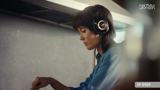 Mark Levinson N⁰5909 headphones gedragen door gebruiker