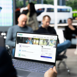 Man Op Laptop In Station