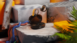 Close-up van JBL Endurance Peak 3 oortjes